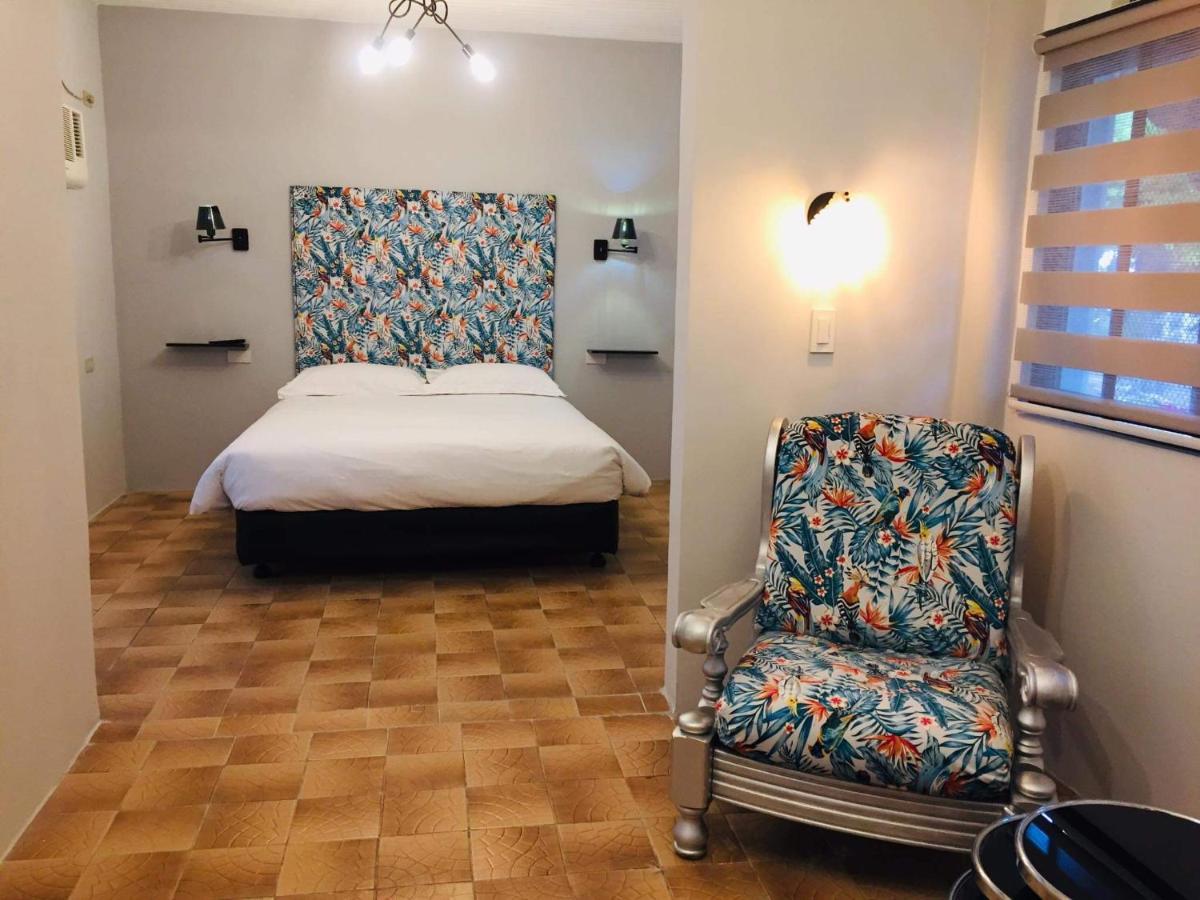 Sunbloom Beachfront Hotel And Restaurant Zambales Sinabacan Eksteriør bilde