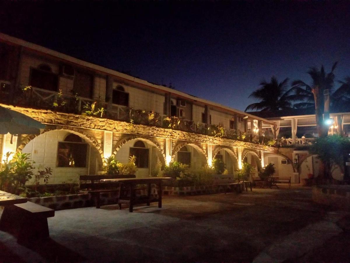 Sunbloom Beachfront Hotel And Restaurant Zambales Sinabacan Eksteriør bilde